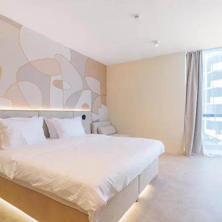 Hotell Zenith 4*
