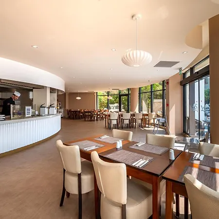 Zenith Hotell 4*